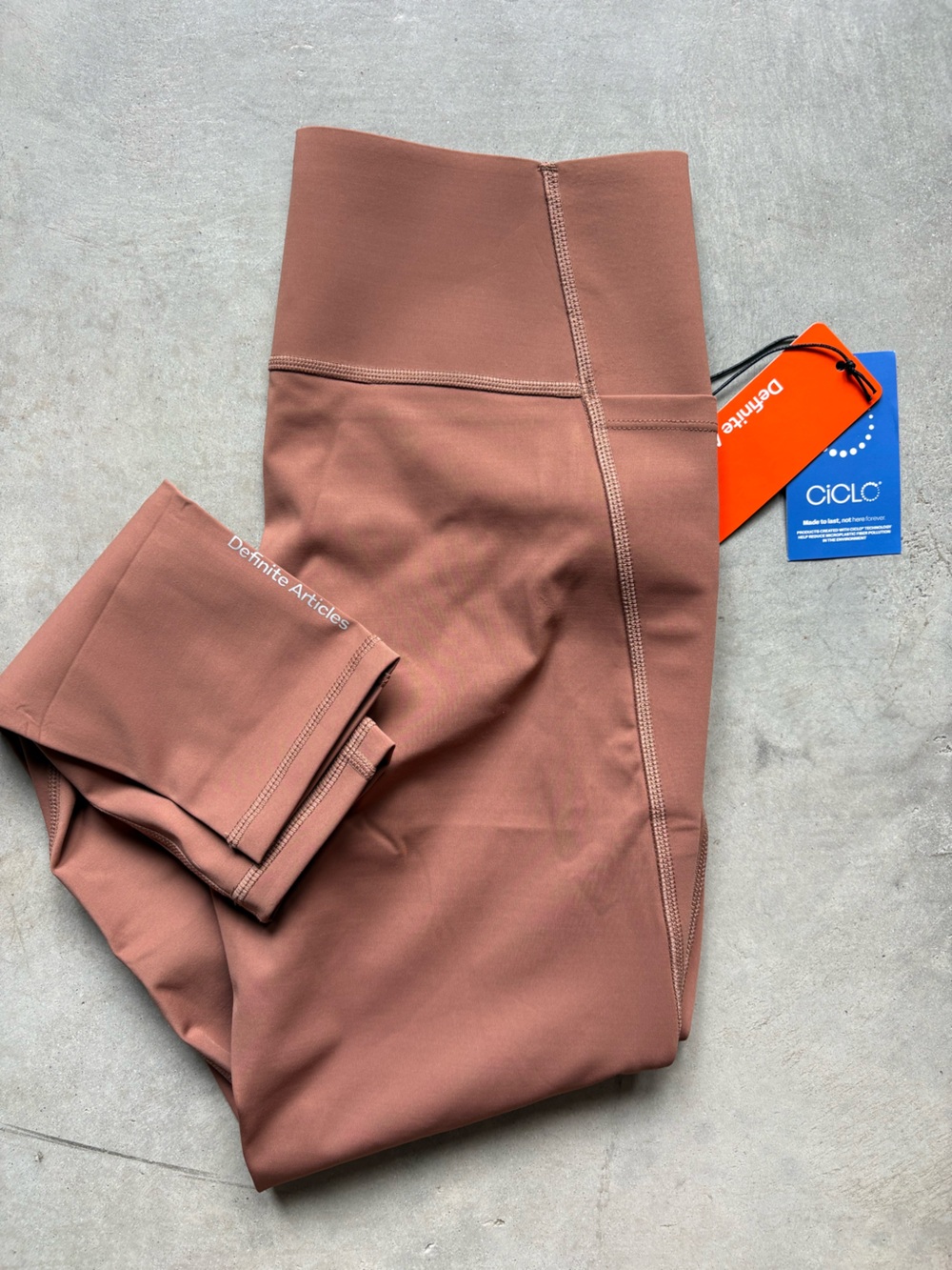 NWT Definite Articles Trimline ⅞ Legging - Picture 8 of 16